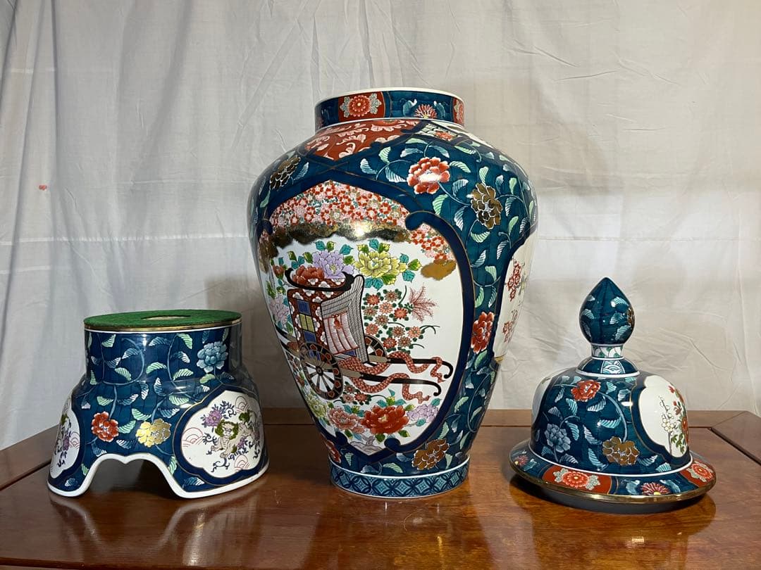 工芸品　大きい壺