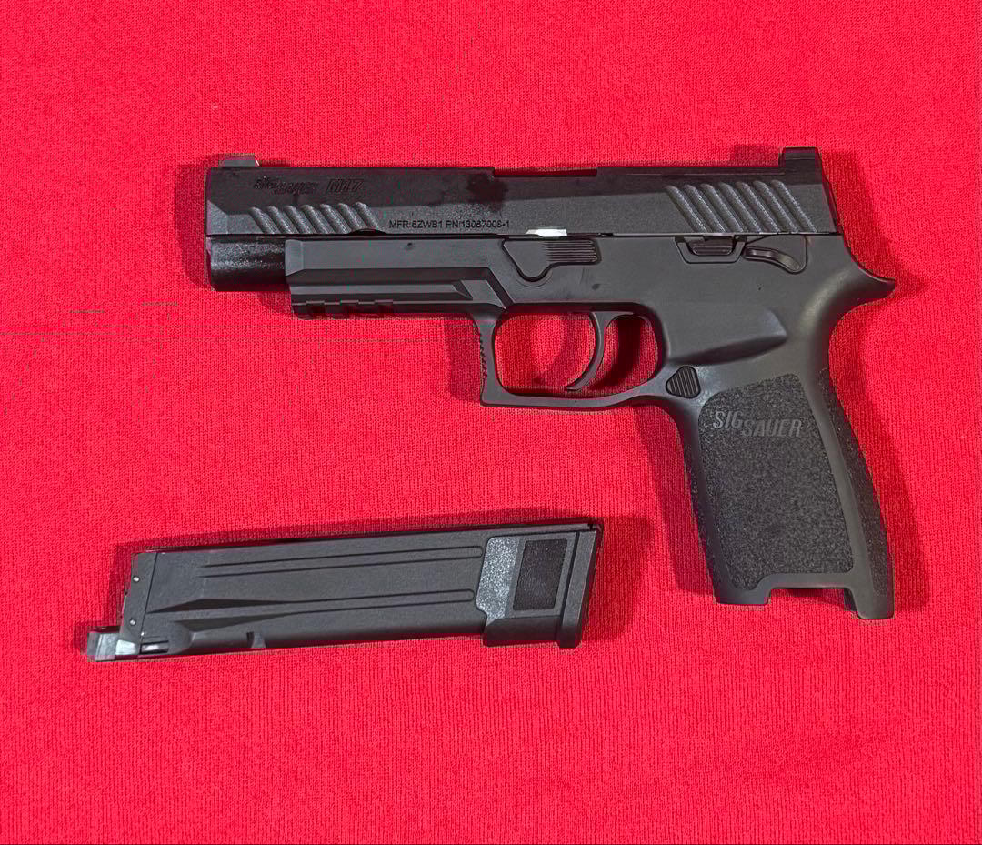 東京マルイ　SIG m17 ホルスター付き