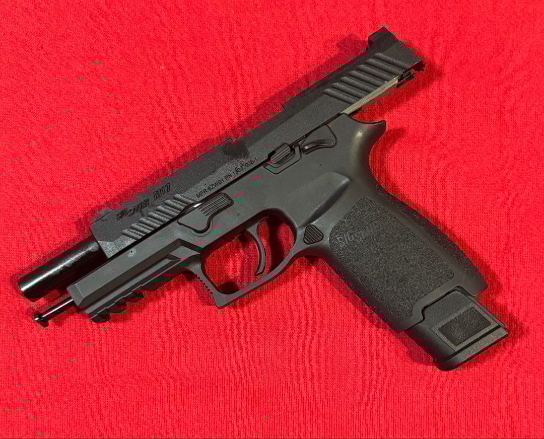 東京マルイ　SIG m17 ホルスター付き