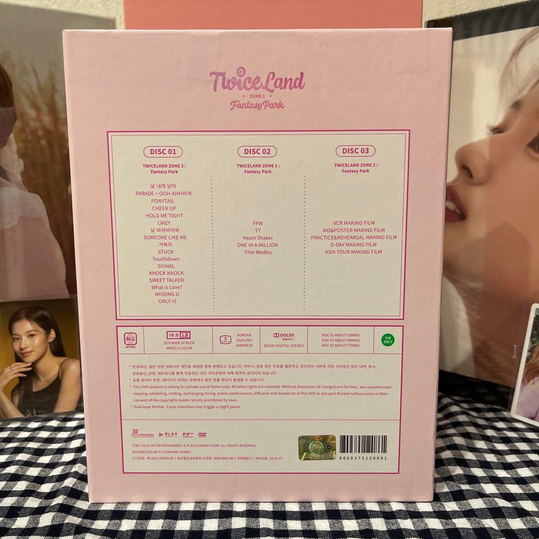 【美品】TWICE グッズ(サイン入り団扇.写真集.フォトブック.DVD.特典)