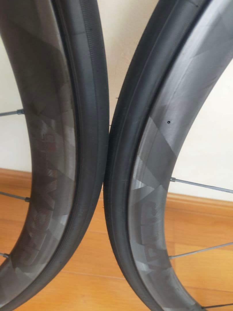 ポチ WINSPACE LUN HYPER r33 　カーボンホイール