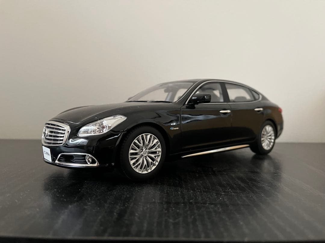 samurai 1/18日産 CIMA ミニカー　絶版