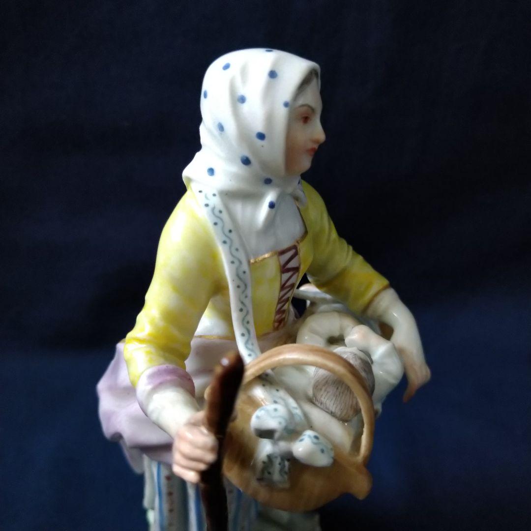 ✤マイセン(Meissen)フィギュリン✤『パリの呼び声・子守をする少女』