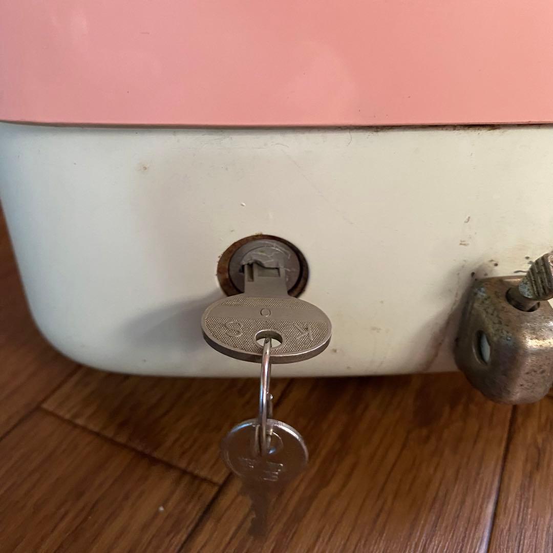 ダイヤル式　ピンクの公衆電話 インテリア 鍵付き 昭和レトロ 初期型 当時物