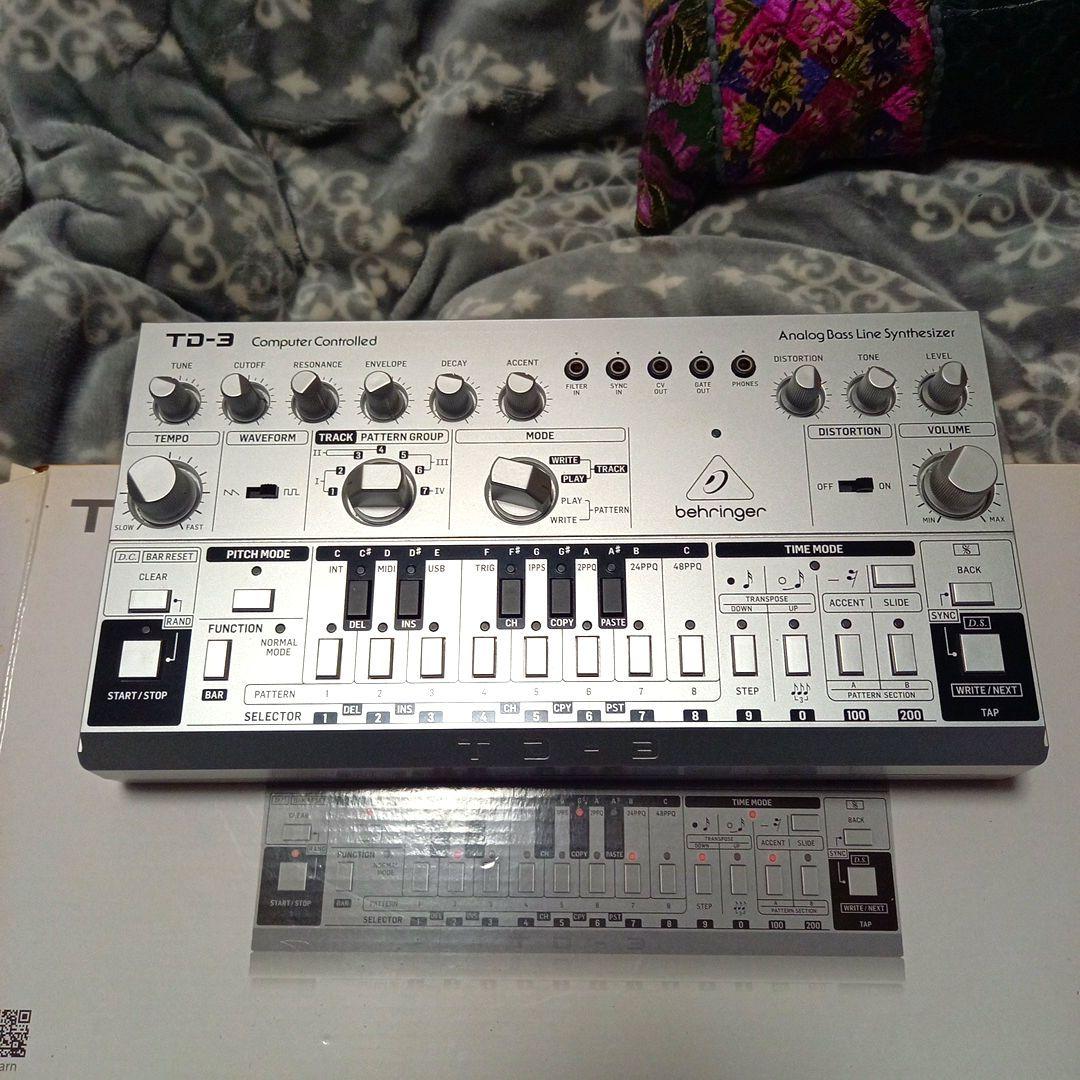 Behringer TD-3-SR アナログシンセサイザー