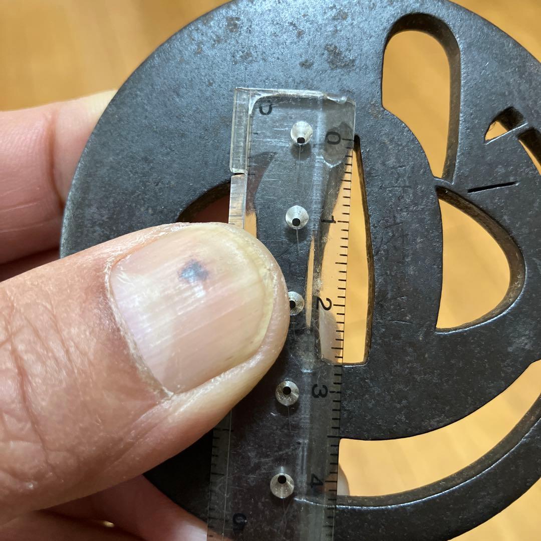 時代の透し鍔(江府住光義〜冠透し)