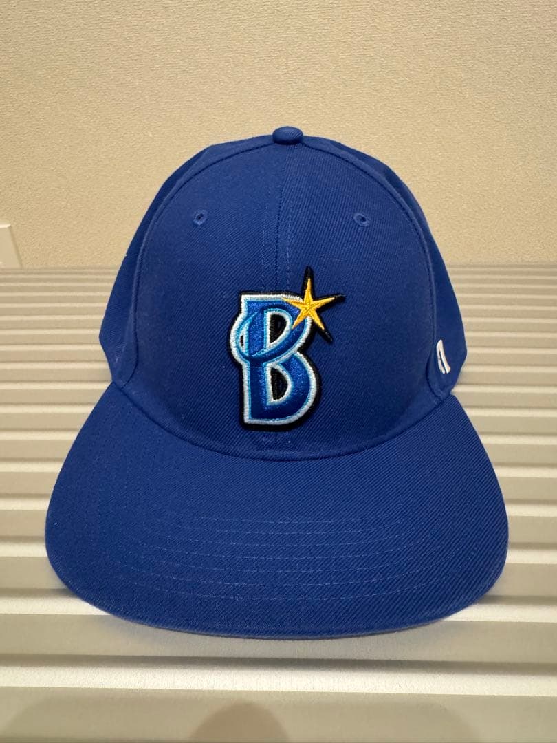 横浜denaベイスターズホームの47製キャップ、#2 牧選手のサイン刺繍入り。