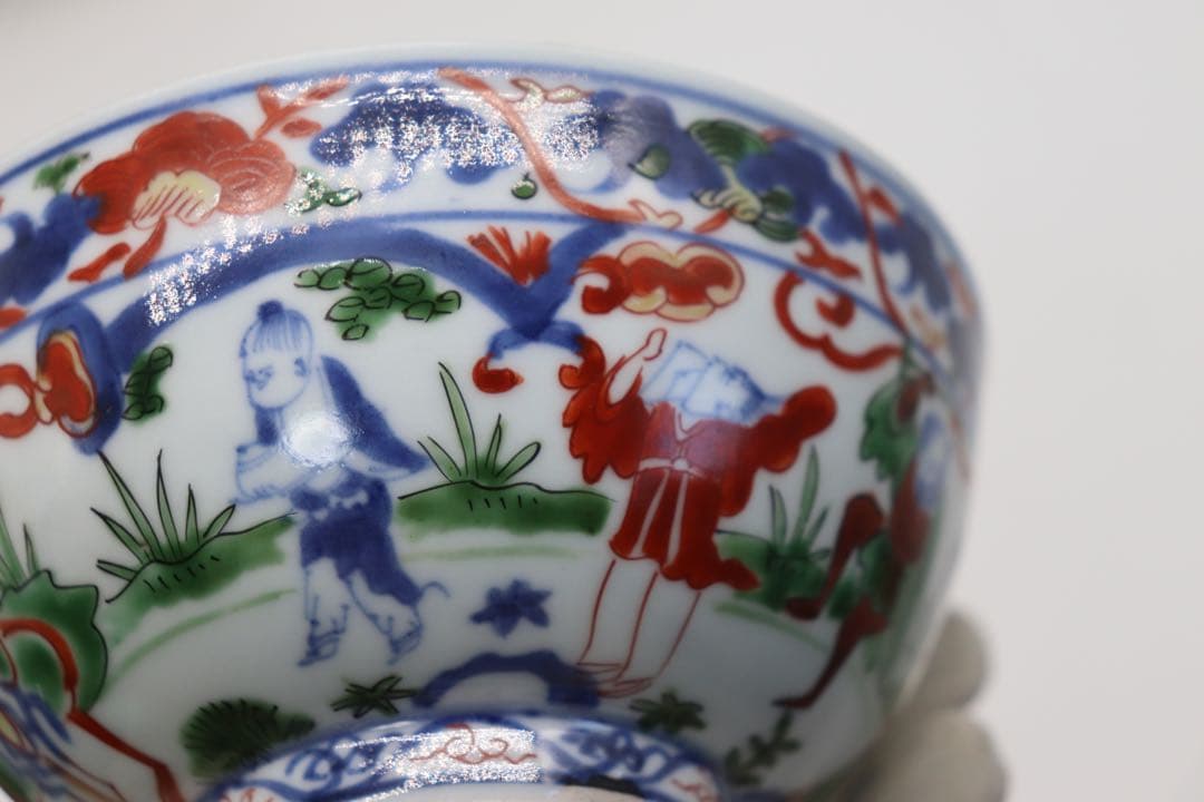 中国　大明万暦年製　青華五彩人物紋碗　木箱入　送料込み0321