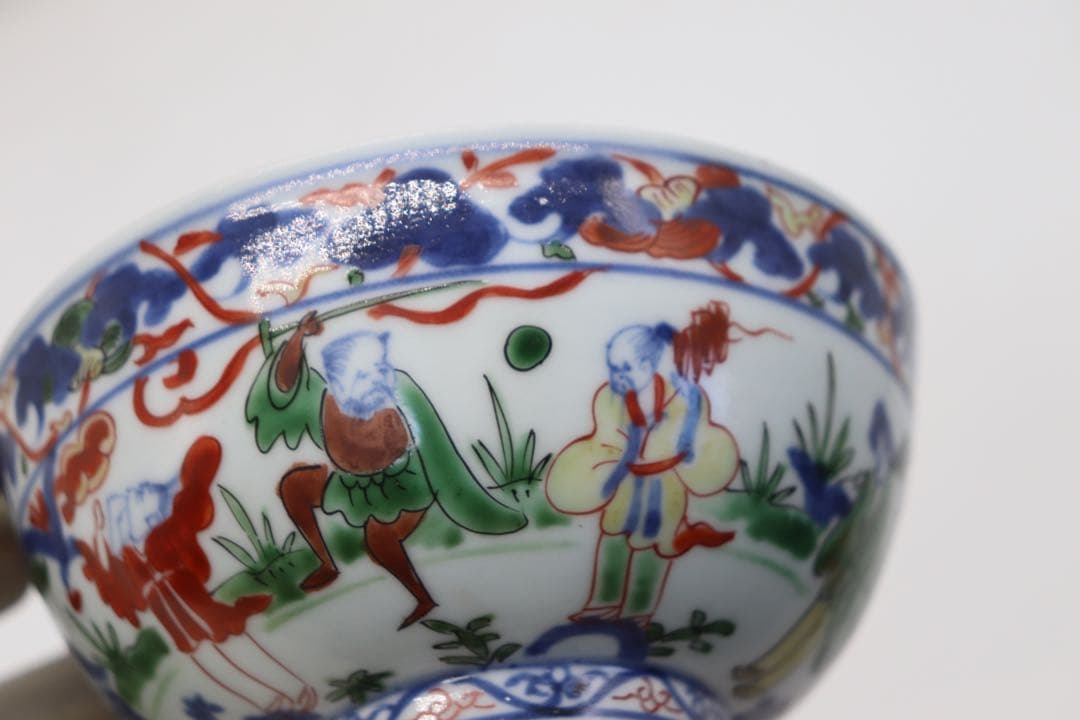 中国　大明万暦年製　青華五彩人物紋碗　木箱入　送料込み0321