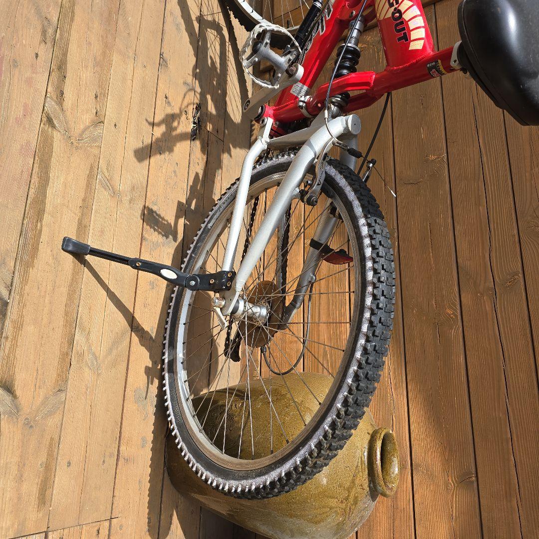 【ピッコロ】赤いマウンテンバイク