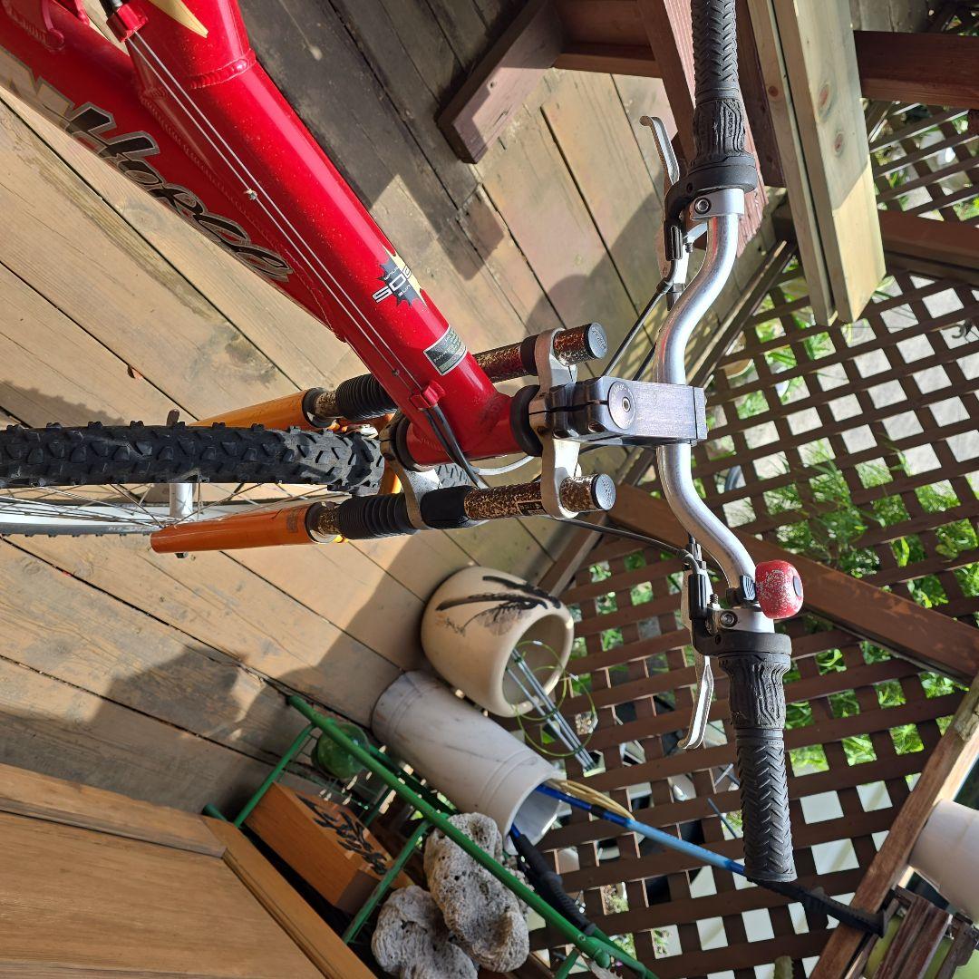 【ピッコロ】赤いマウンテンバイク