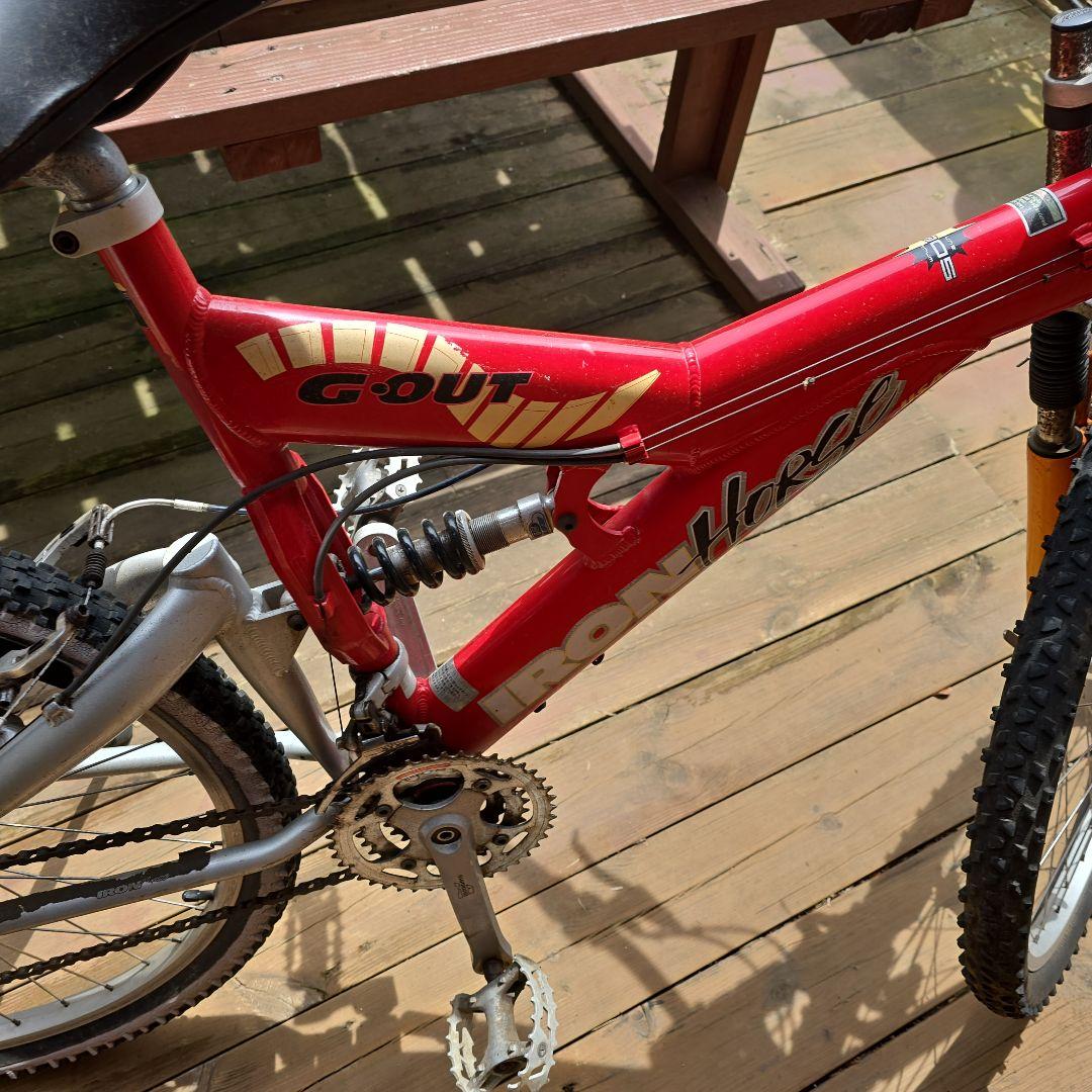 【ピッコロ】赤いマウンテンバイク