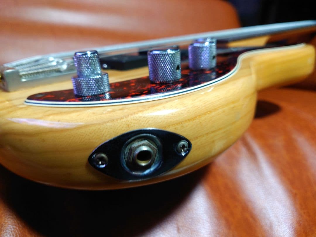 ベース Fender American Deluxe Precision Bass V