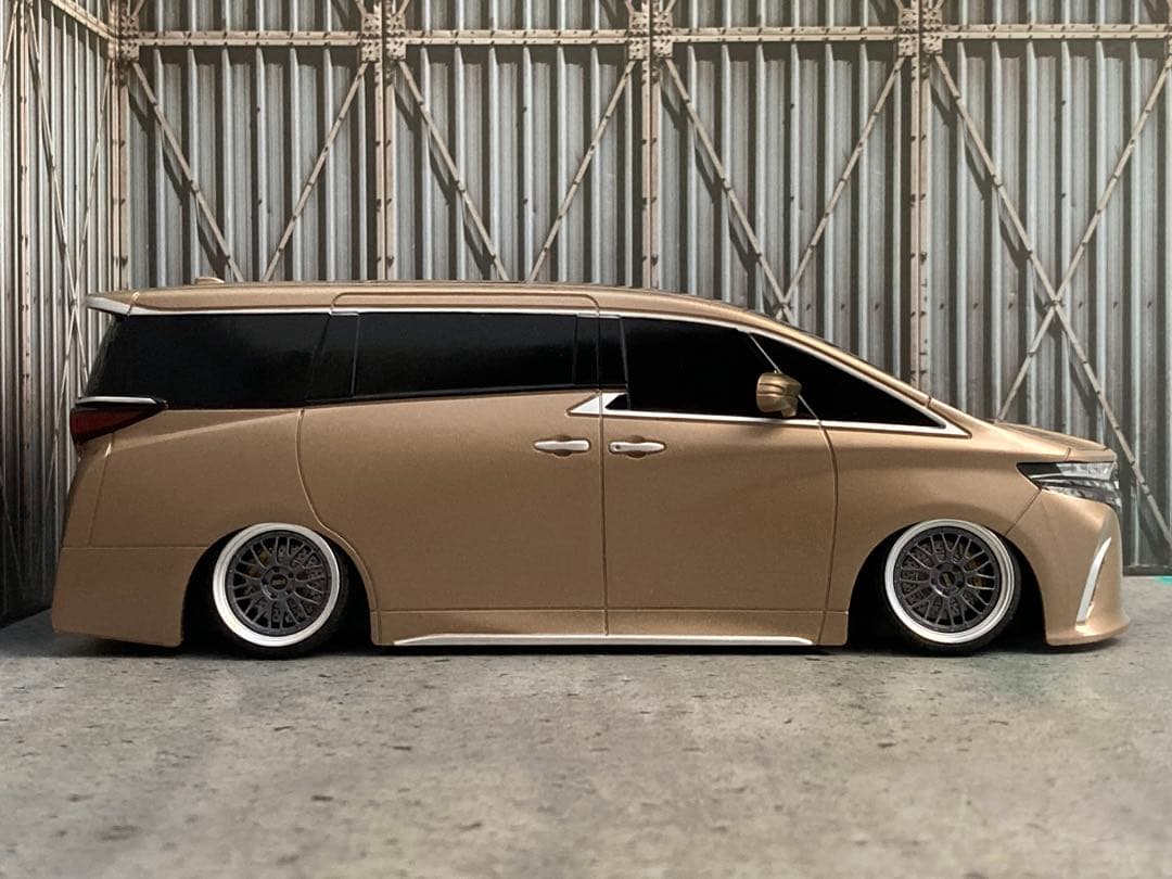 1/24新型アルファード・プレシャスレオブロンド（カスタム品）