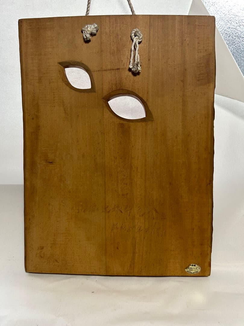 アイヌの女性　木製彫刻 女性の顔と蝶　北海道　アンティーク