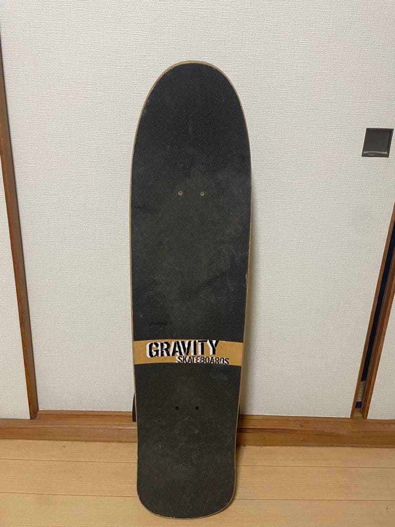 グラビティ　GRAVITY スケートボード