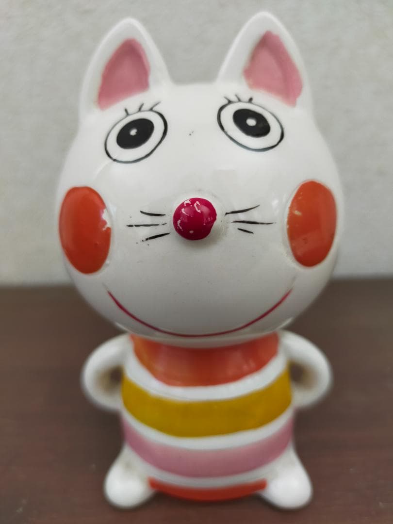 レトロ　陶器貯金箱　４個