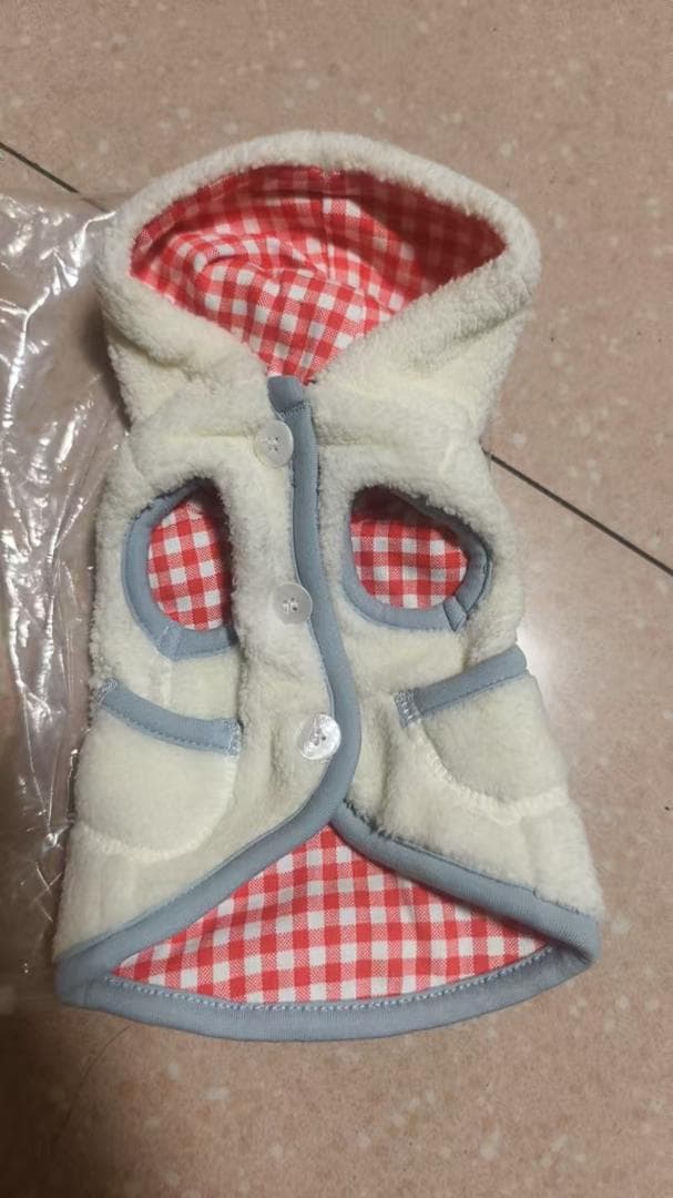 AGG新品 犬服 冬用 厚手 フード付きベスト M 小型犬 防寒