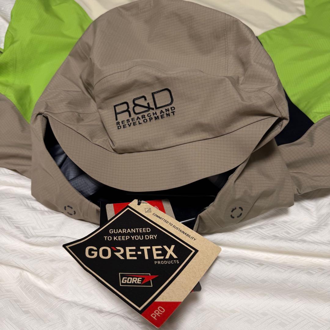 【新品】Peak Performance Gore-Tex Pro 3L