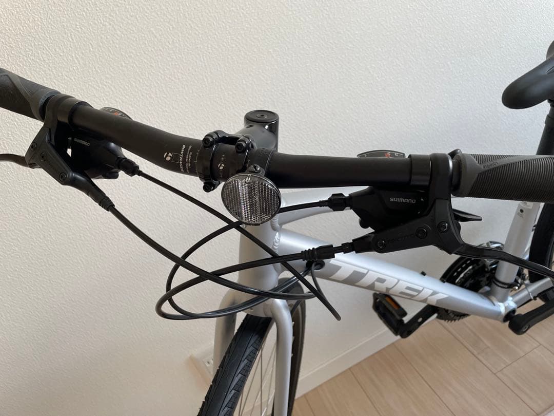 値下げ　ほぼ新品TREK FX2 DISC XS トレッククロスバイク　直接引渡