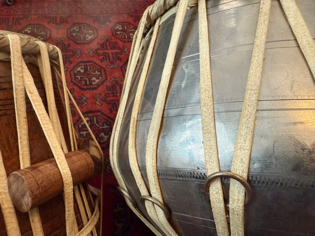 【希少】インド打楽器 タブラ&バヤンセット 台座付き