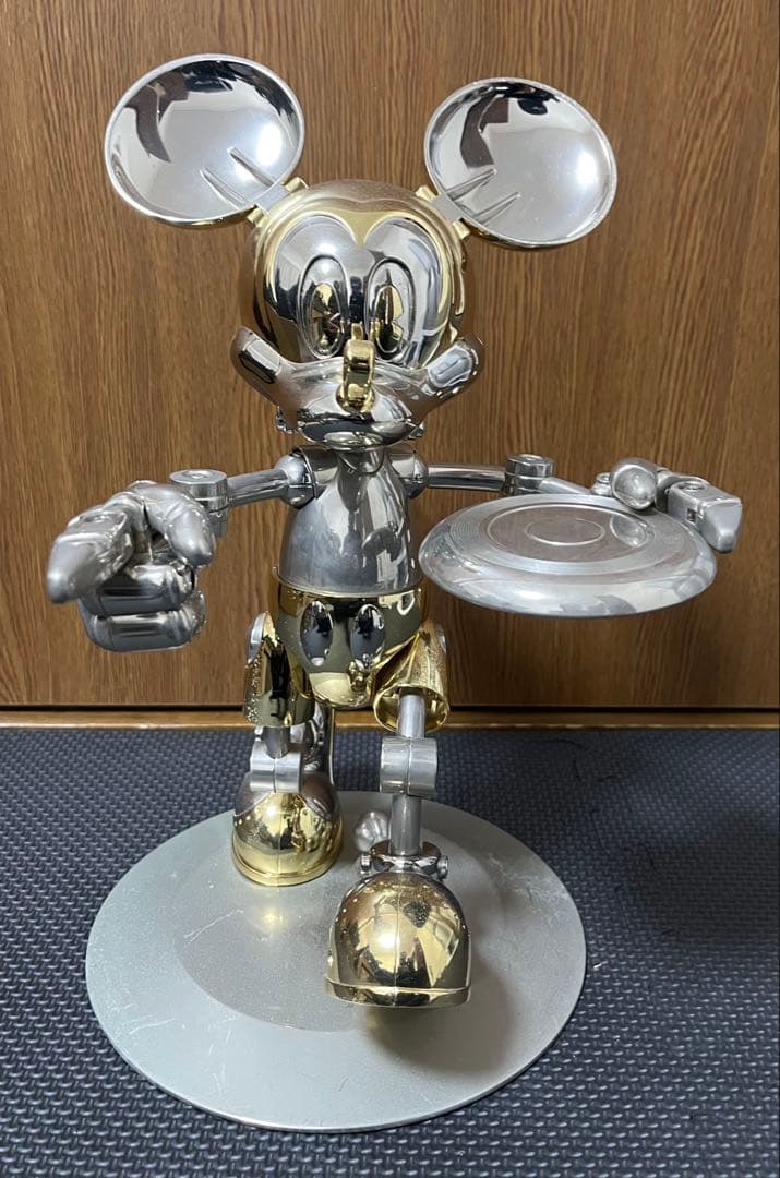 フューチャーミッキー 空山基　ミッキーマウス　フィギュア　金属製　ゴールド