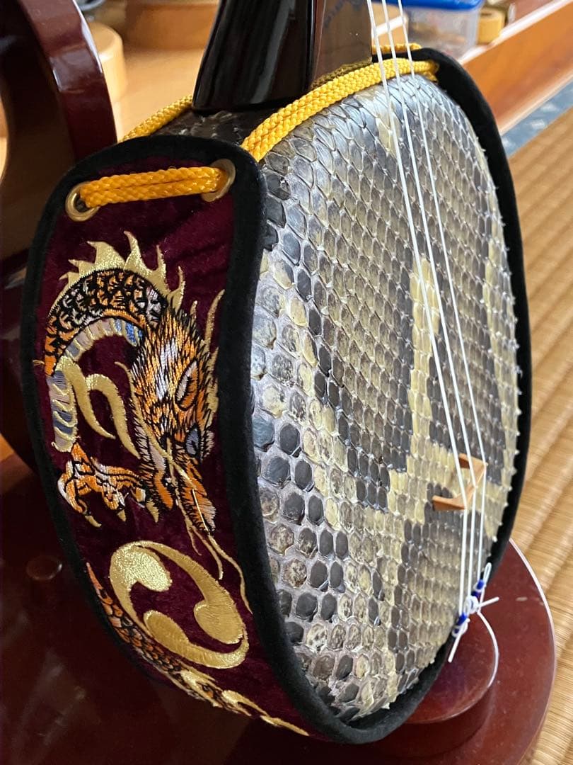 沖縄三線コウタ上質黒檀南風原型本皮一枚張りスンチ塗り期間限定出品