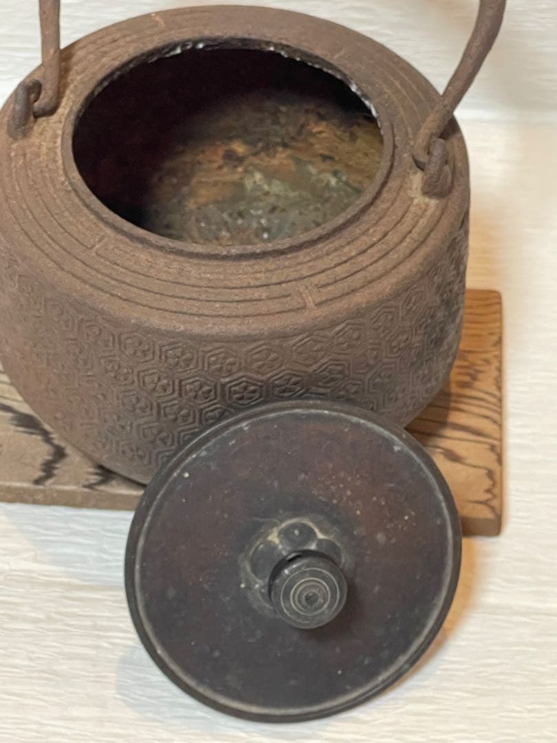 南部鉄器　亀甲文　鉄瓶　鉄釜　アンティーク　置物120