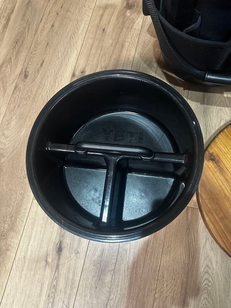 YETI ロードアウトバケツ(チャコール)フタベルト 小物入れ フルセット