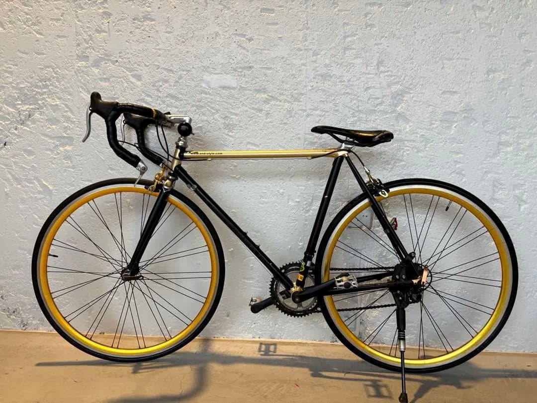 ✨⭕️ゴールド×ブラックが映える クラシックロードバイク