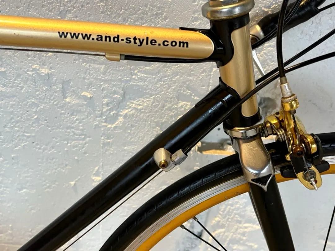 ✨⭕️ゴールド×ブラックが映える クラシックロードバイク