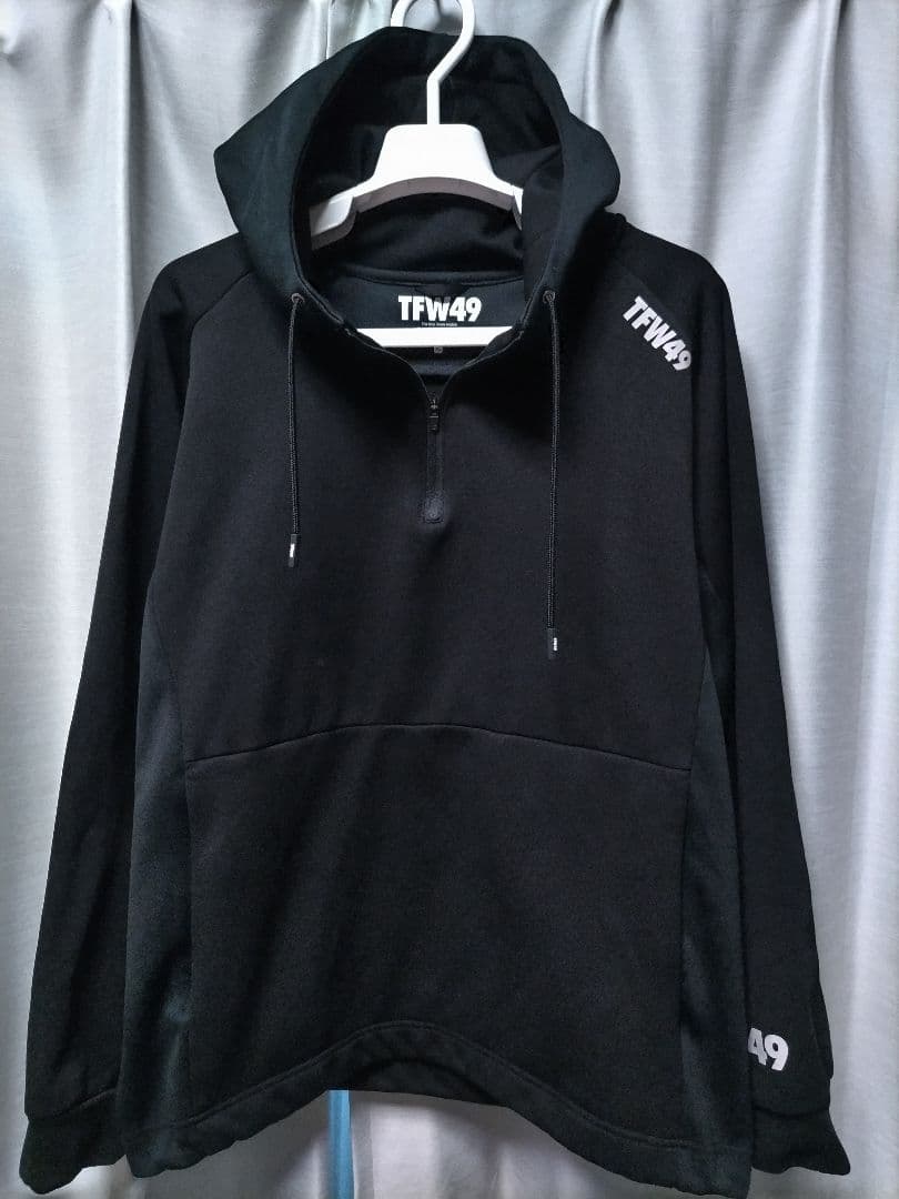 TFW49 プルオーバー パーカー　黒