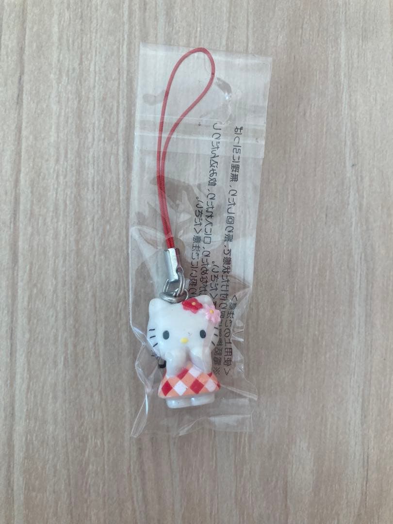 【激レア】ハローキティ 平成レトロ チェック柄 ストラップ