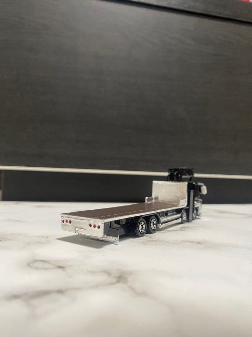 トミカ　スーパーグレート4軸ユニック車