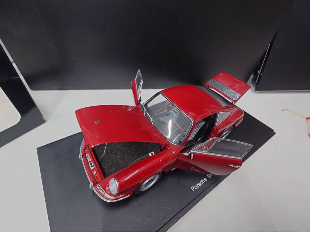 オートアート1/18　ミニカー ポルシェ911　ナロー　1964 レッド　RED
