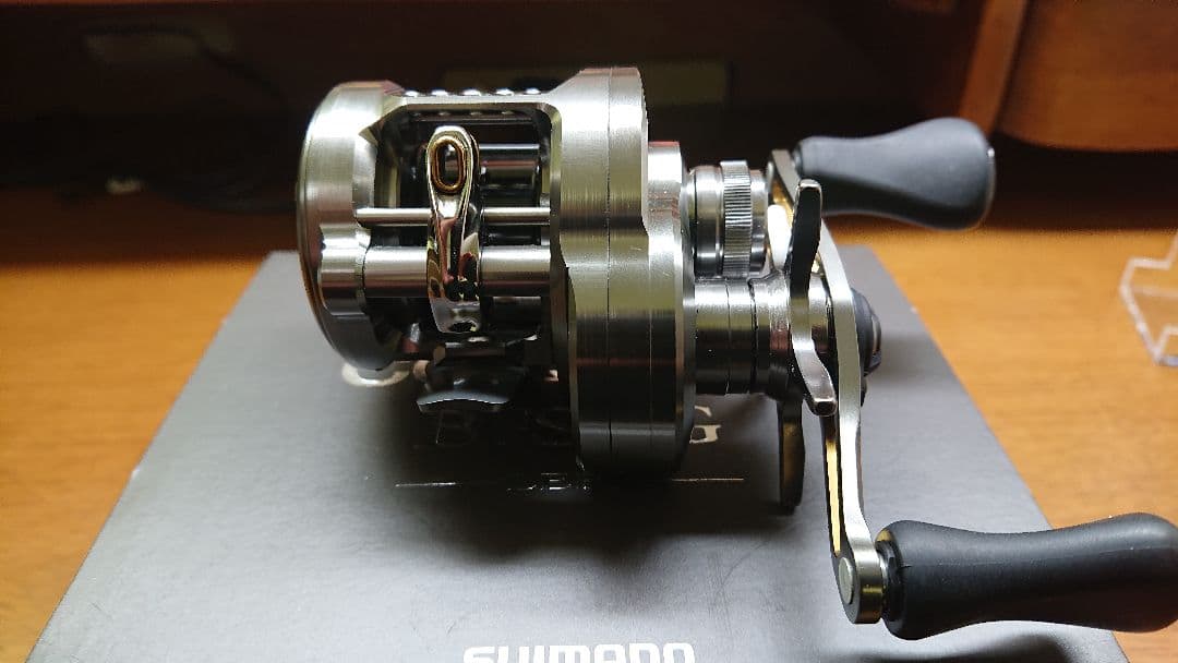 シマノ 23カルカッタコンクエストBFS XG 左ハンドル(美品)