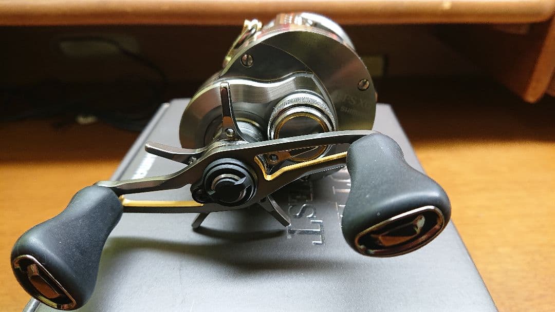 シマノ 23カルカッタコンクエストBFS XG 左ハンドル(美品)