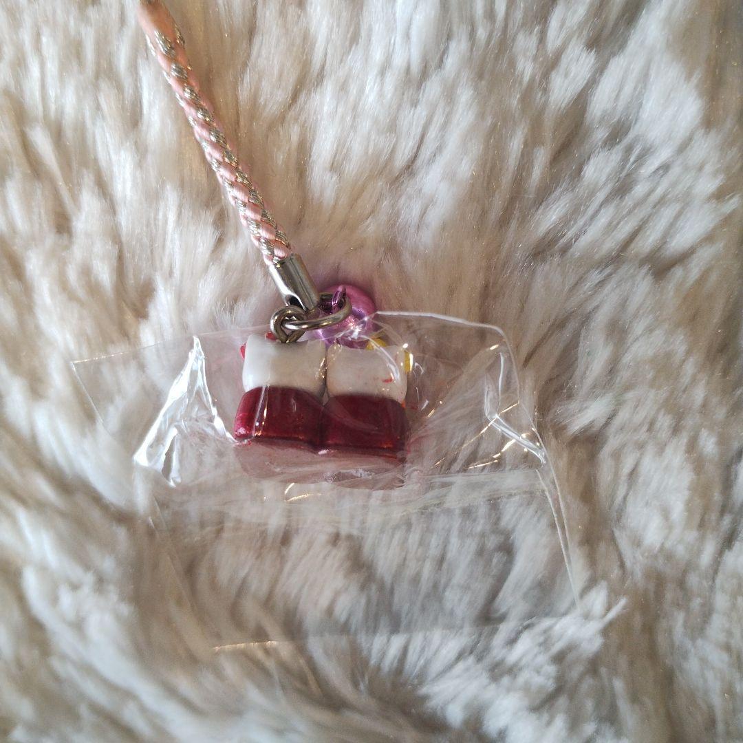 ご当地キティ 横浜限定 赤い靴  WING 根付けストラップ レア