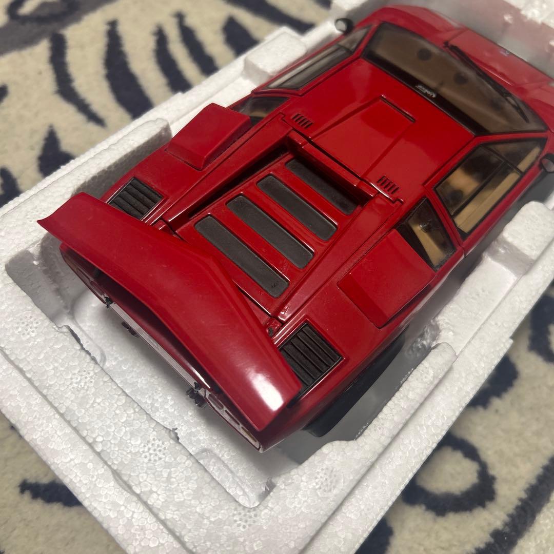 モデルカー 1/18「ランボルギーニ カウンタック ウォルターウルフ」京商