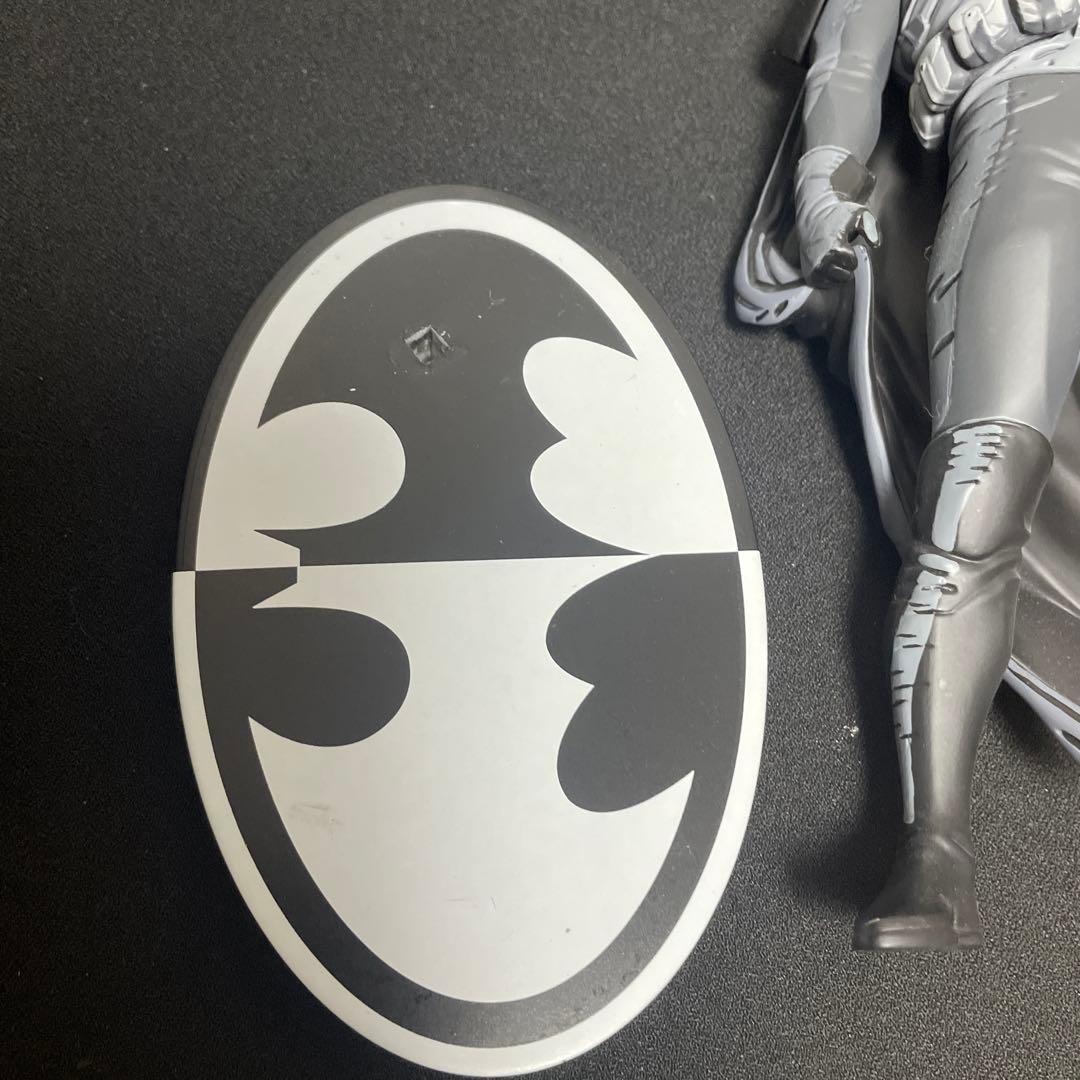 dcコレクティブルズ バットマン ブラック&ホワイト ガスライト スタチュー