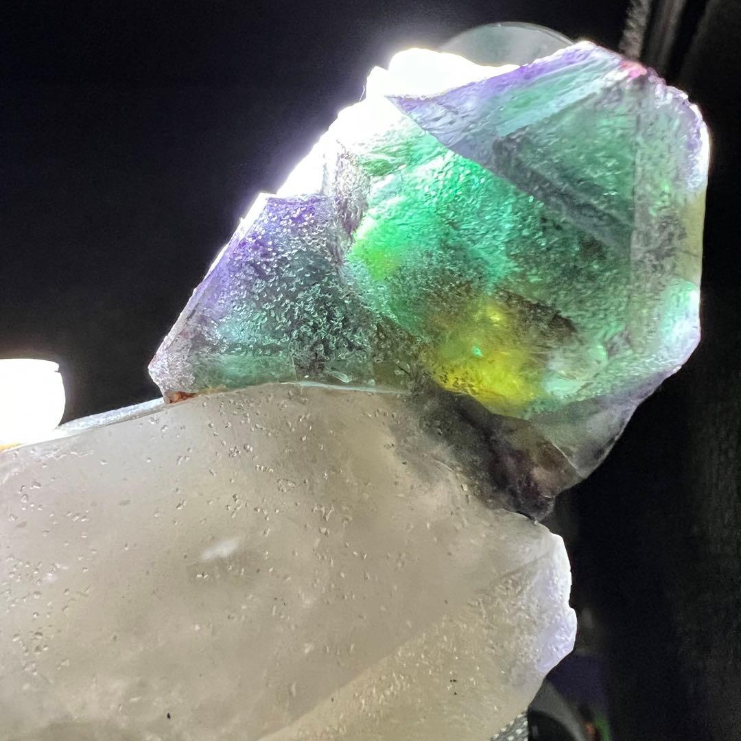 ナミビア　エロンゴ産　クォーツ共生フローライト　キャビネットサイズ