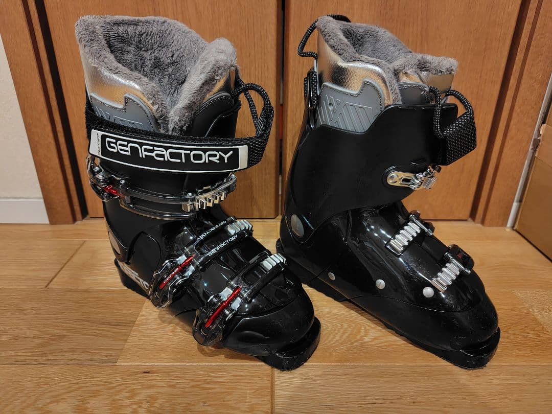 【高年式】GEN CARVE5 スキーブーツ 24-24.5cm 軽量 幅広 黒