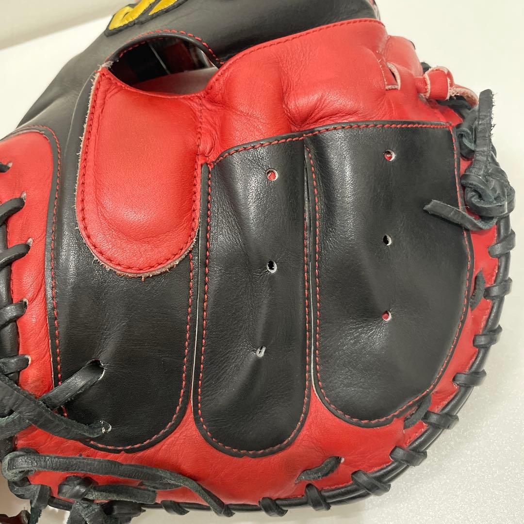 ハタケヤマ キャッチャーミット　甲斐拓也モデル　黒赤