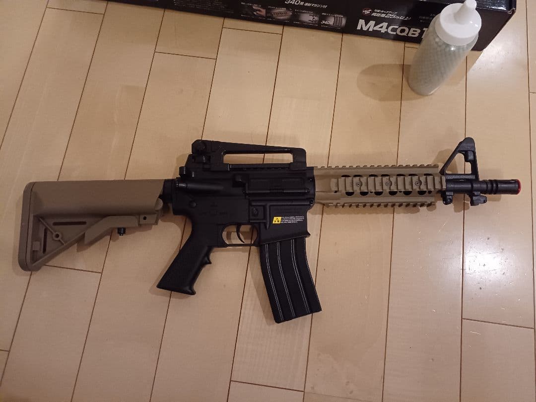 値下げ　M4CQB タンカラー 電動ガン