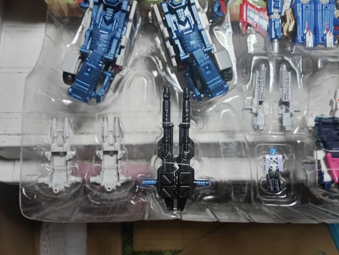 超激レア!開封品 ハズブロ タイタンズリターントランスフォーマーセット