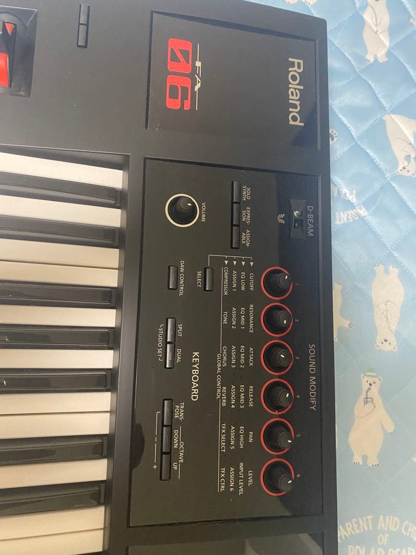 Roland FA-06 シンセサイザー　61鍵