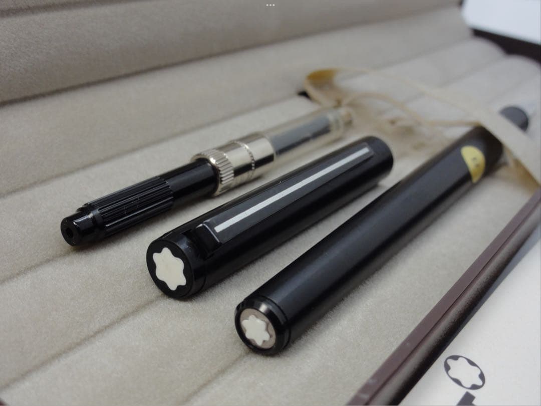 Mont Blanc ブラック 万年筆 インクカートリッジ付き
