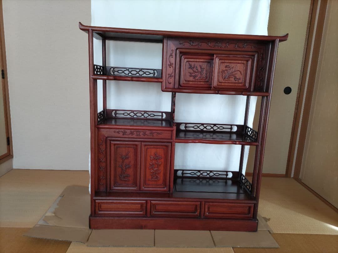 【最終値下げ】紫檀　彫刻装飾付き棚