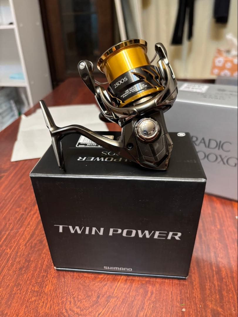 SHIMANO TWIN POWER 2500OS スピニングリール