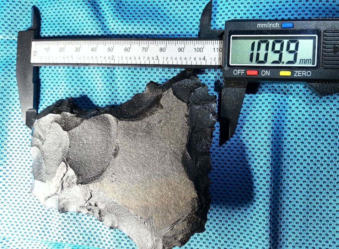 握り斧 サヌカイト 石器 360 c  模写 握槌